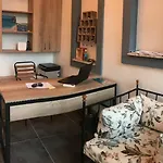 Dekatria Rooms&aparts Hotel