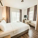 Dekatria Rooms&aparts ホテル