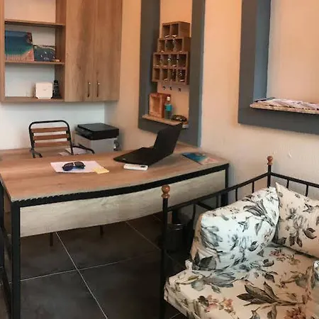 Dekatria Rooms&aparts 호텔
