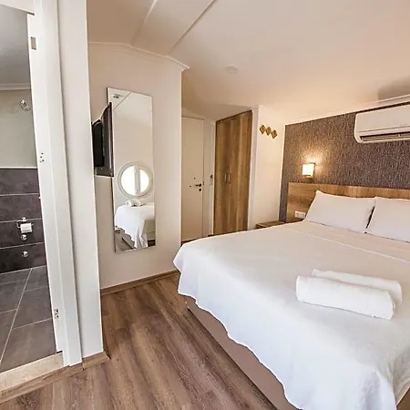 Dekatria Rooms&aparts 3*