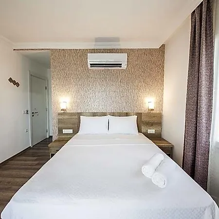 Hotel Dekatria Rooms&aparts 3*