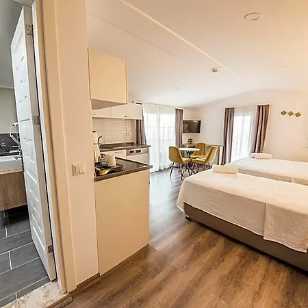Dekatria Rooms&aparts Hotel 3*