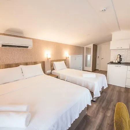 Dekatria Rooms&aparts 3* 카스