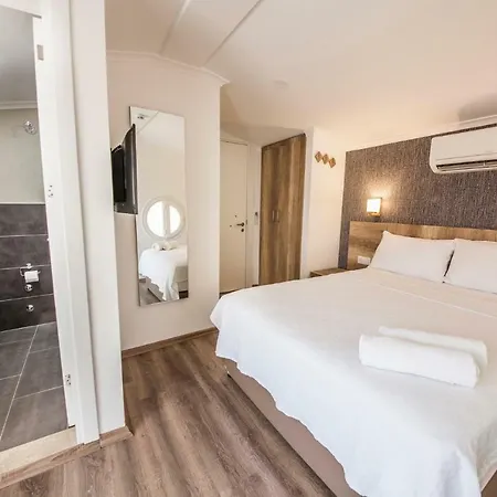 호텔 Dekatria Rooms&aparts 3*