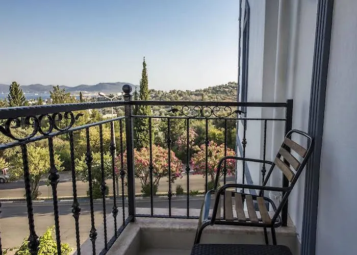 Dekatria Rooms&aparts 3*