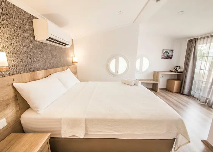 Otel Dekatria Rooms&aparts 3*