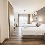 فندق Dekatria Rooms&aparts 3*