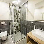 فندق Dekatria Rooms&aparts 3*