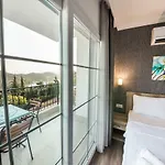 Dekatria Rooms&aparts فندق
