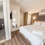 فندق Dekatria Rooms&aparts 3*