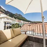 Dekatria Rooms&aparts فندق كاس